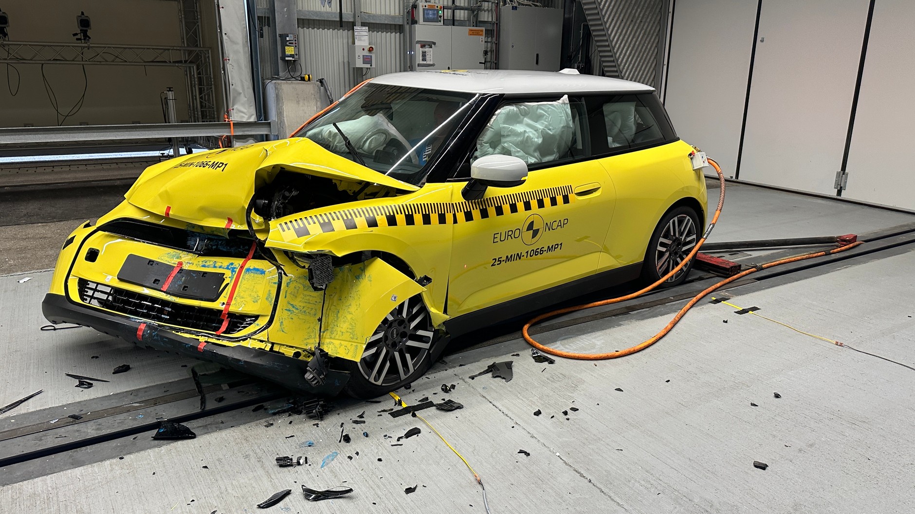 Mini Cooper E. Test zderzeniowy Euro NCAP