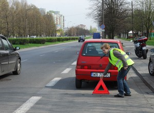 Trójkąt ostrzegawczy – kiedy używać? Jak ustawić? Gdzie kupić?