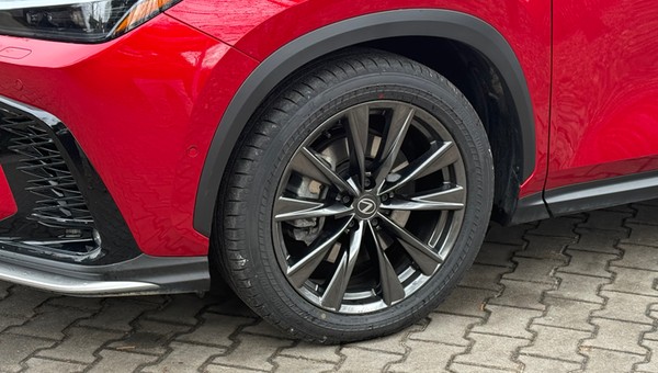 Lexus NX 450H+ F Sport