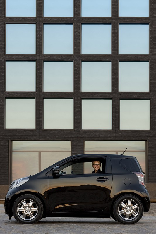 Toyota iQ: sześć nowinek technicznych zwiększających kabinę pasażerską