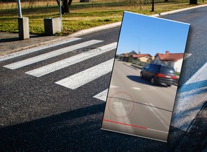 Filmował samochody, które nie przepuszczały pieszych. Policjant: "Sam bym się nie zatrzymał". Słusznie?