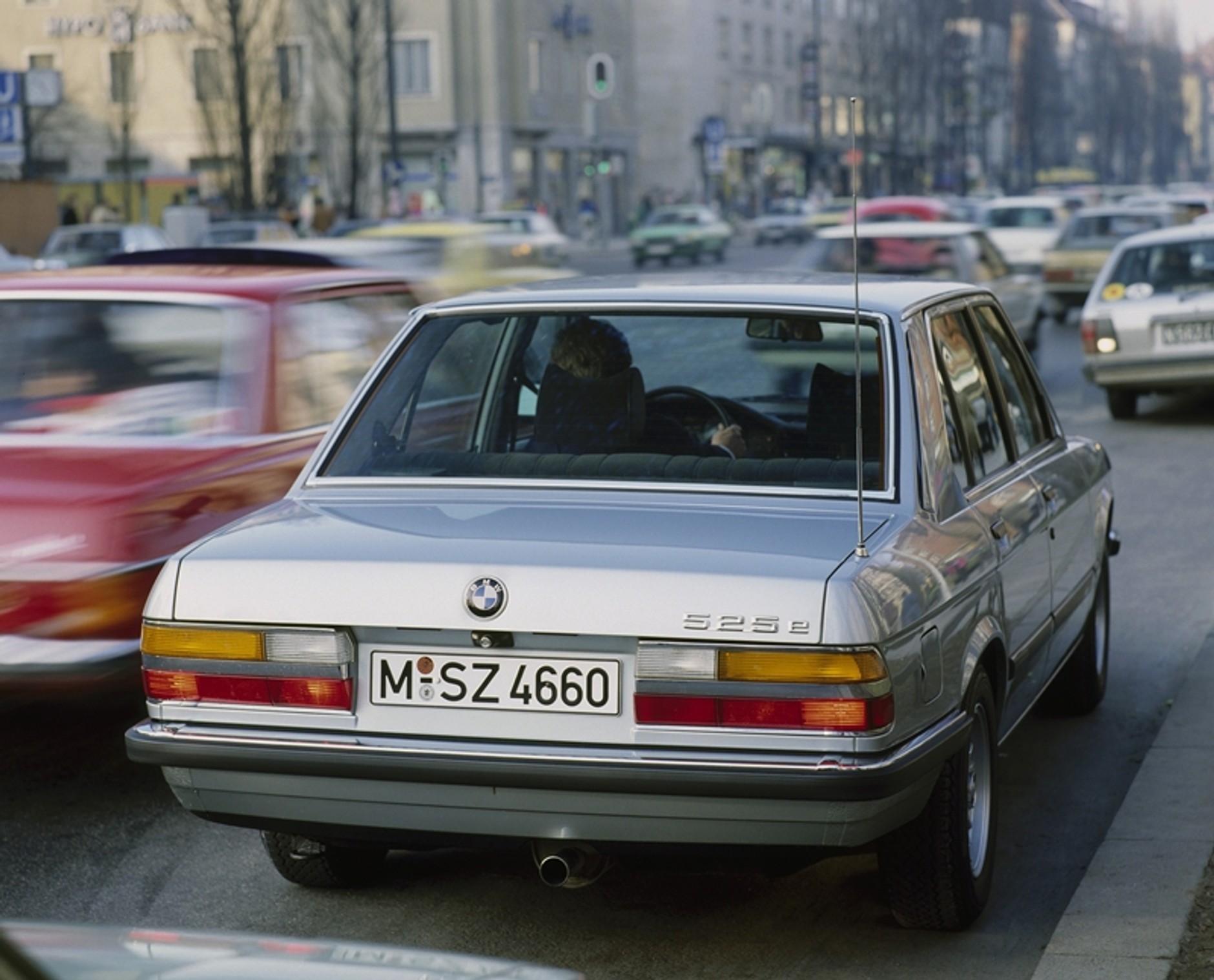 BMW serii 5 – sześć generacji, mnóstwo zdjęć