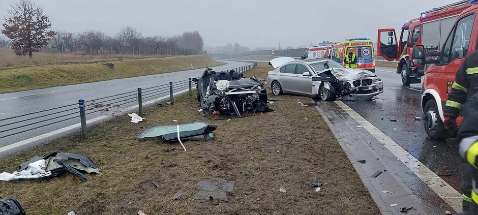 Wypadek auta elektrycznego na S8