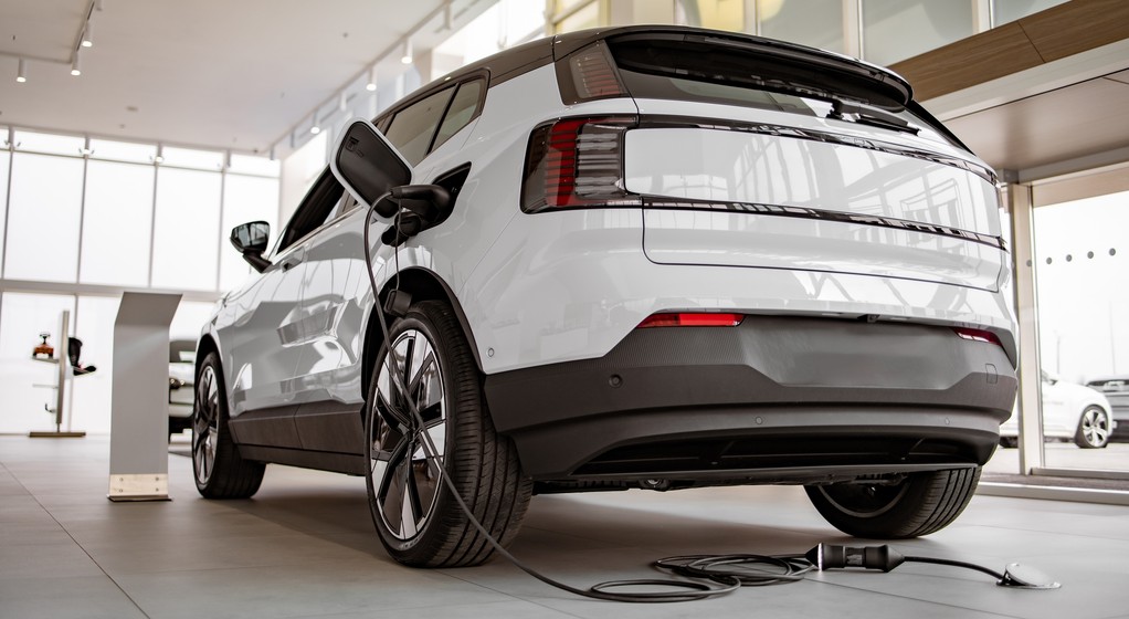 Nowy samochód elektryczny