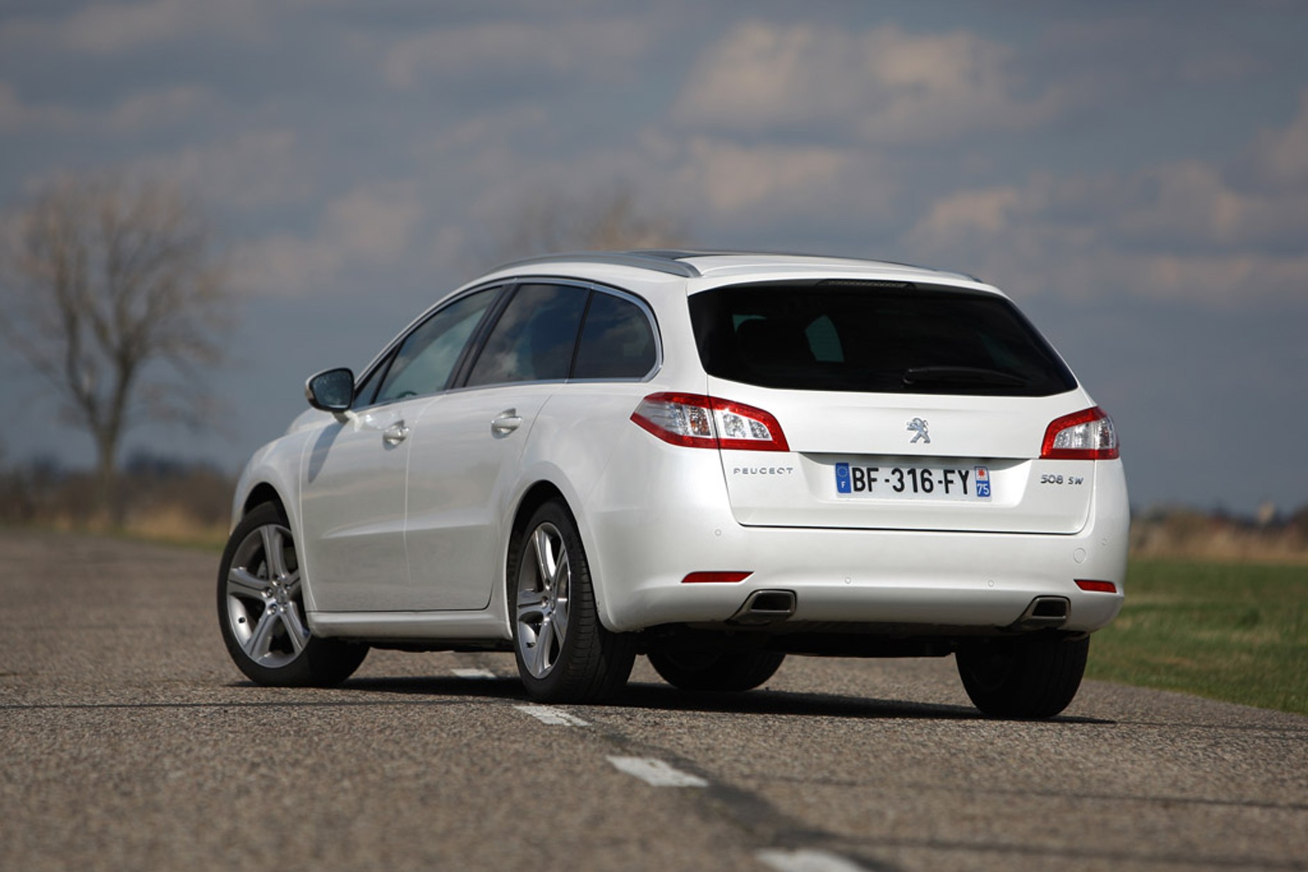 Peugeot 508 SW GT: czy kombi może być fajne