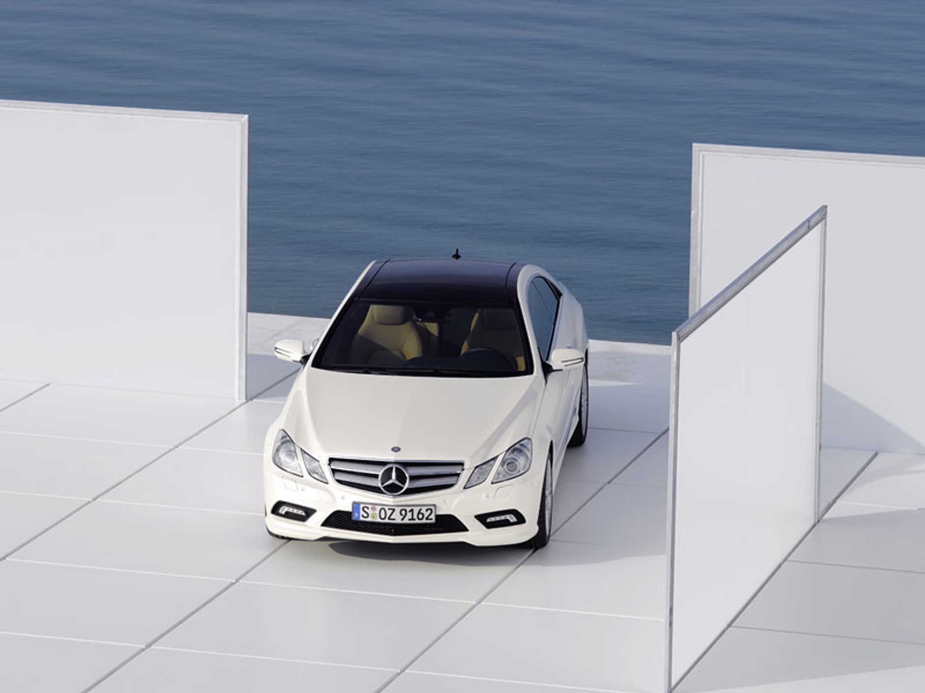 Genewa 2009: Mercedes-Benz E-Klasa Coupe - dane techniczne i zdjęcia