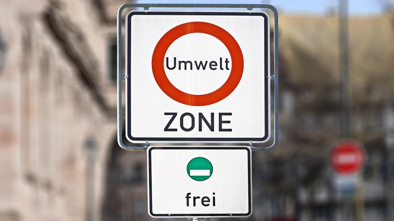 Niemiecka strefa czystego transportu (Umweltzone). Wjazd bez odpowiedniej nalepki grozi wysoką karą!