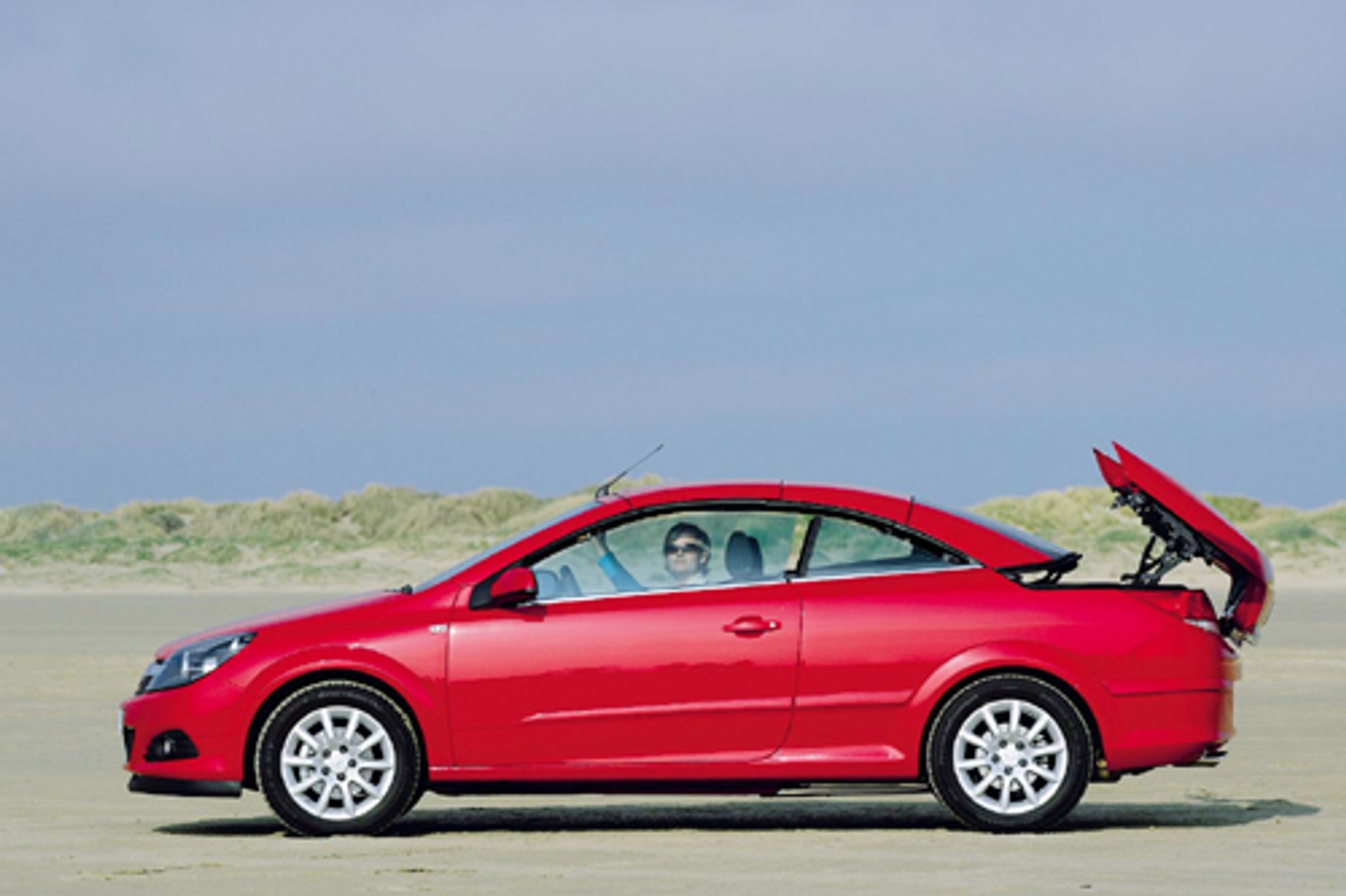 VW Eos, Opel Astra Twin Top, Peugeot 307 CC, Renault Megane Coupe Cabrio - Nie kryjmy się przed słońcem!