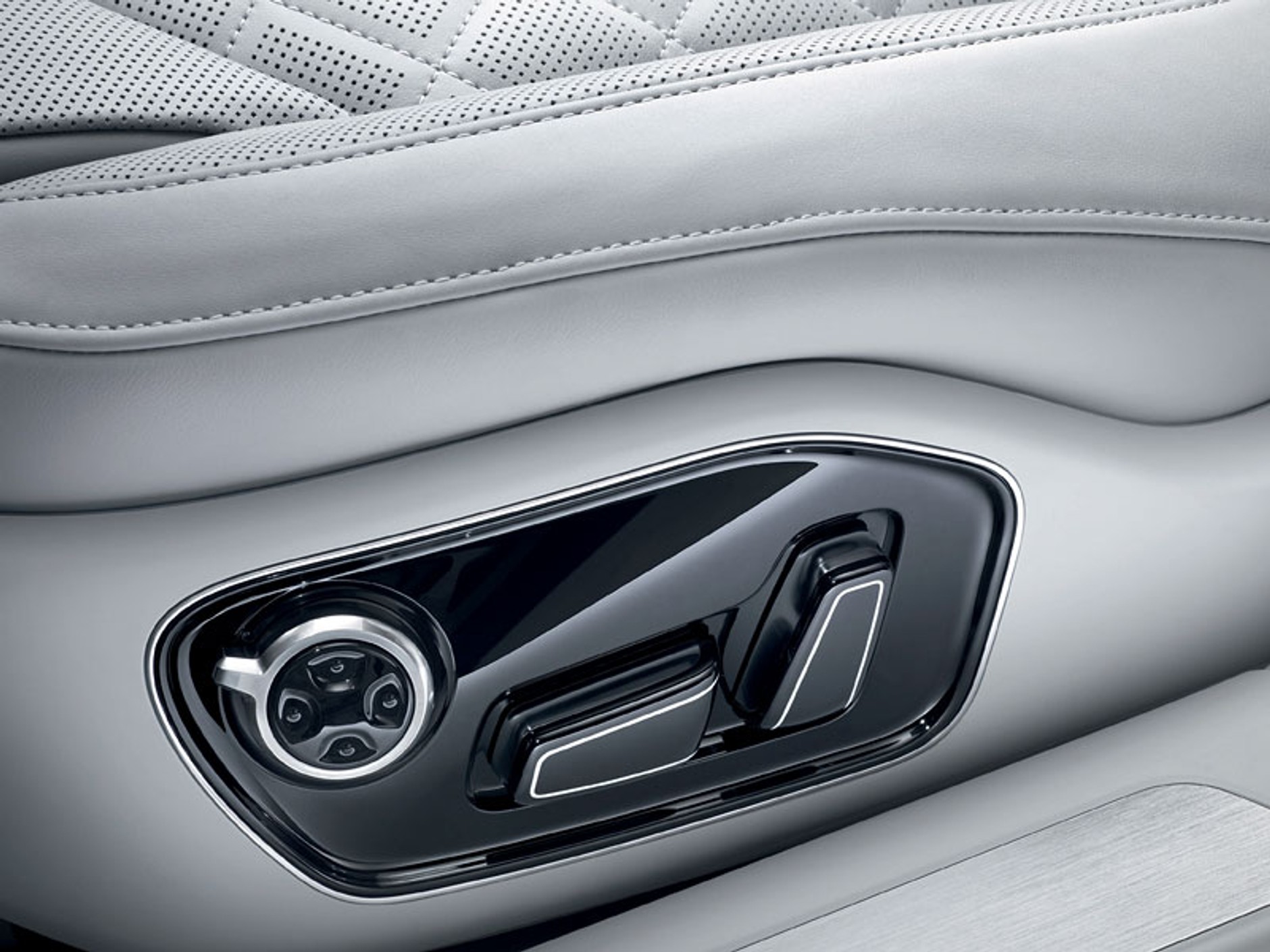 Nowe Audi A8: pierwsze zdjęcia i informacje