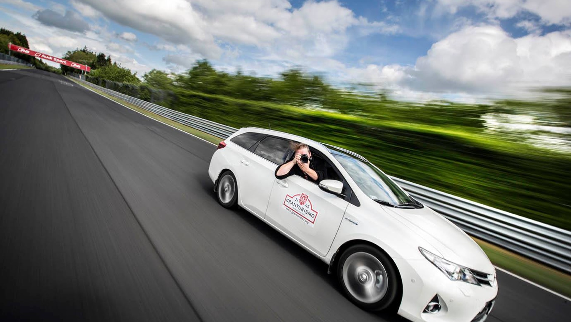 Toyota Auris Hybrid - Gran Turismo 2014