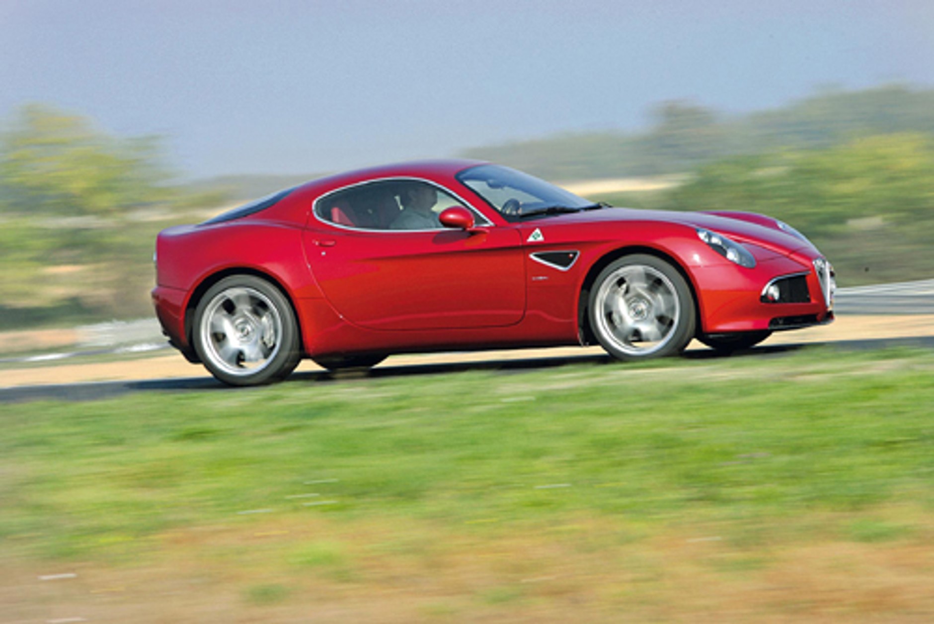 Alfa Romeo 8C Competizione - Drżyj Ferrari, Alfa nadchodzi!