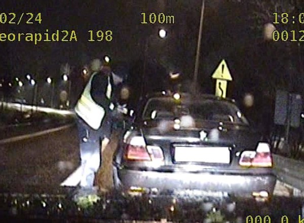 Pędził swoim BMW na "krajowej dwójce". Nie zwracał uwagi na warunki drogowe.