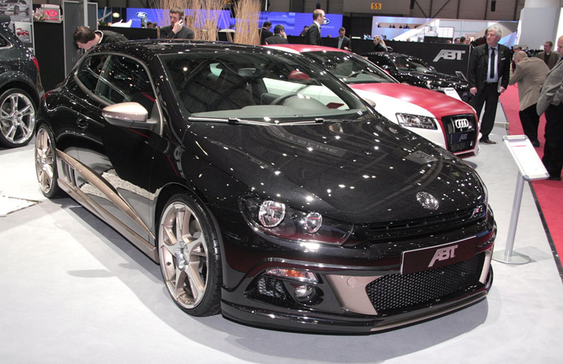 Genewa 2009: parada sportu i tuningu (fotogaleria)