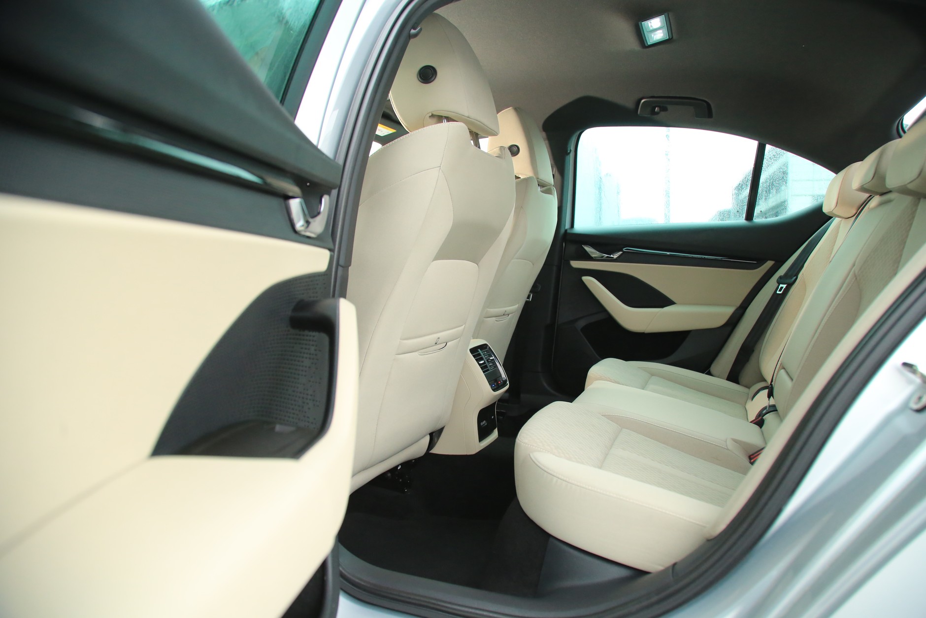 ŠKODA OCTAVIA 1.5 TSI m-HEV 2022 4. generacja