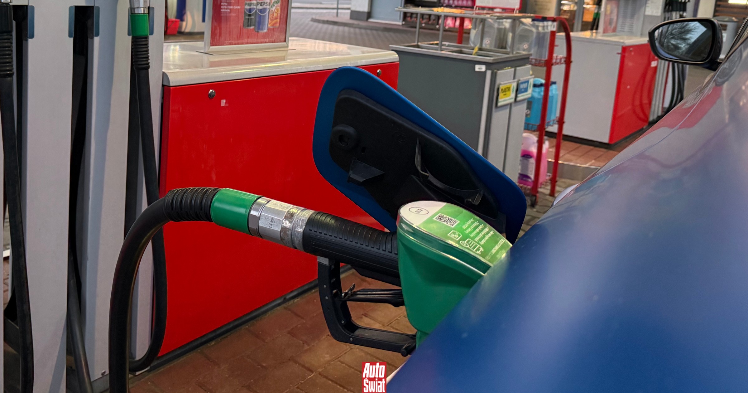 10 prostych sztuczek polecanych przez ekspertów. Dzięki nim będziesz rzadziej tankować