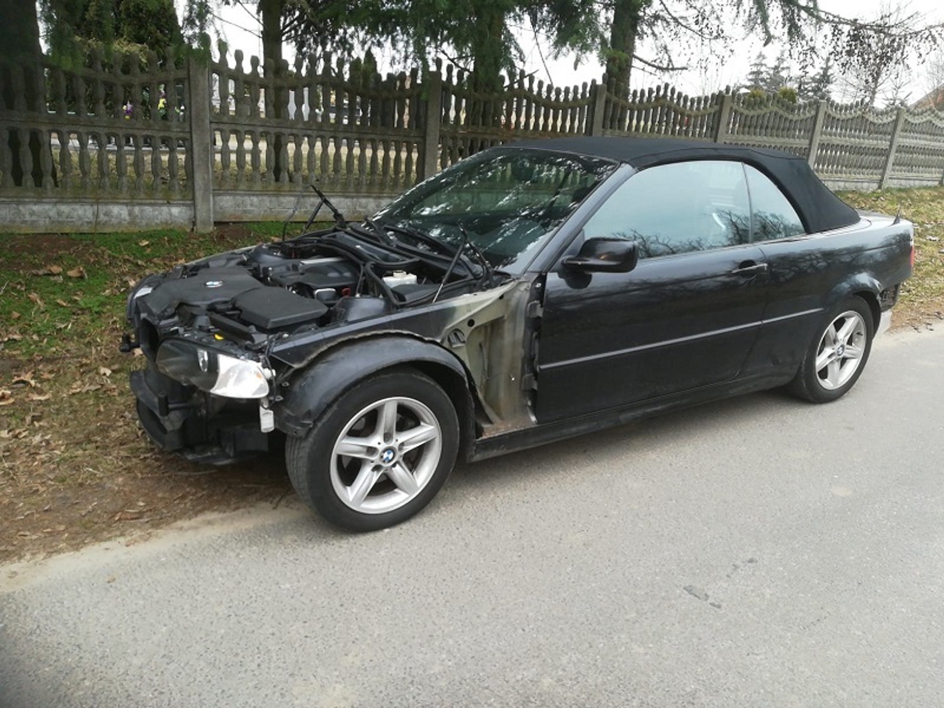Jechał BMW bez… elementów nadwozia