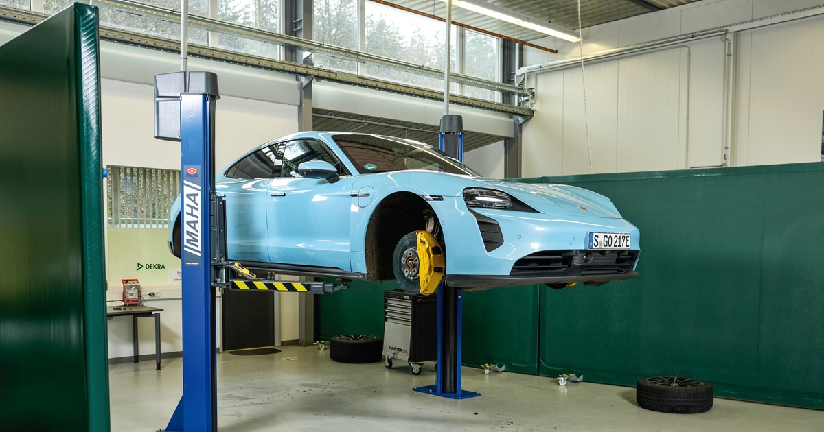  Element z Polski może doprowadzić do pożaru w Porsche. 27 000 aut do serwisu