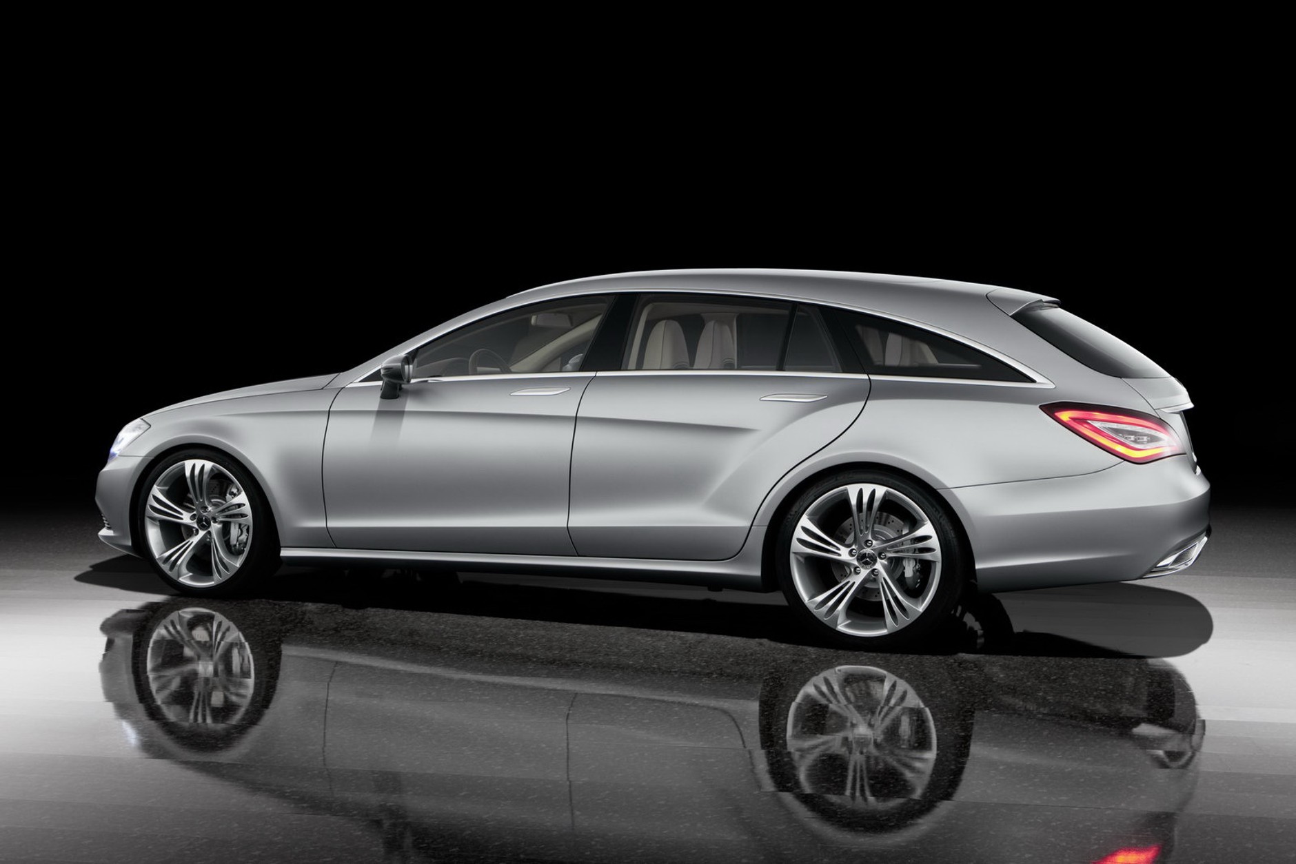 Pekin 2010: Mercedes-Benz Shooting Break Concept - nowy CLS jako sportowe kombi