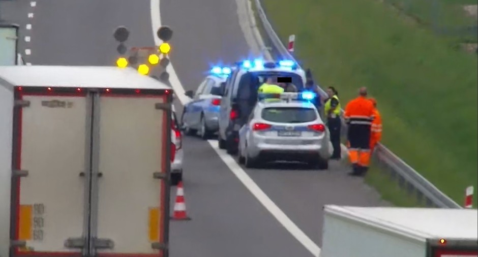 Cofał na ekspresówce i nie chciał dać się złapać