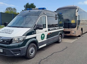 Wiózł na wycieczkę 40 dzieci. Zafundował im dodatkowe "atrakcje"
