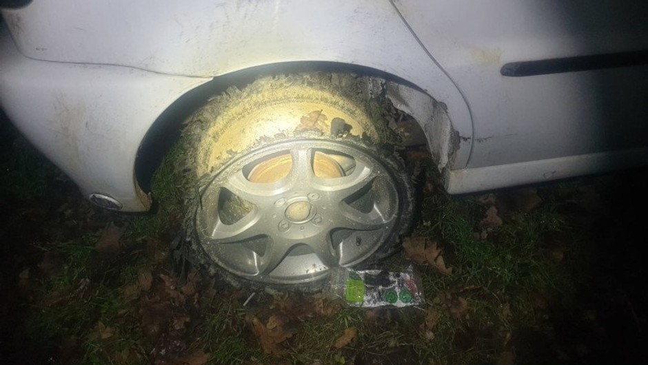 Obywatelskie zatrzymanie pijanego kierowcy, który jechał skradzionym samochodem
