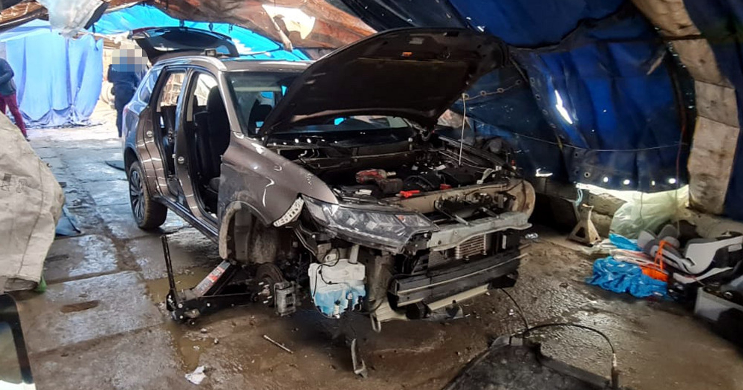 Policjanci z warszawskiej Ochoty rozbili dziuplę samochodową