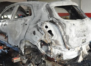 Podczas napraw blacharskich spalił się samochód za 60 tys. zł