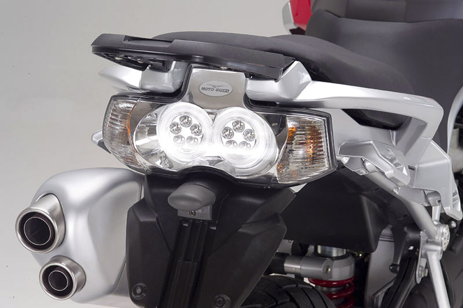 Moto Guzzi Stelvio 1200: duże turystyczne enduro na rok 2008