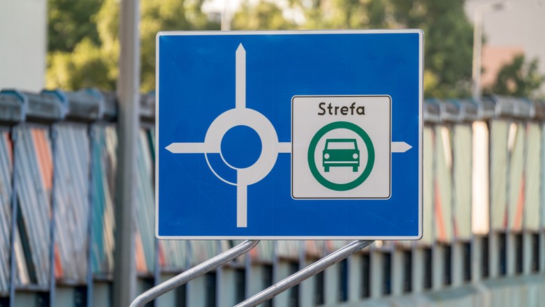 Znak drogowy informujący o strefie czystego transportu