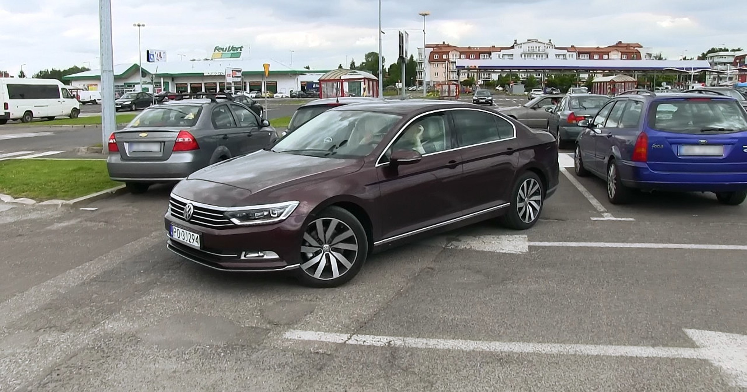 Asystent parkowania w samochodzie Volkswagen Passat