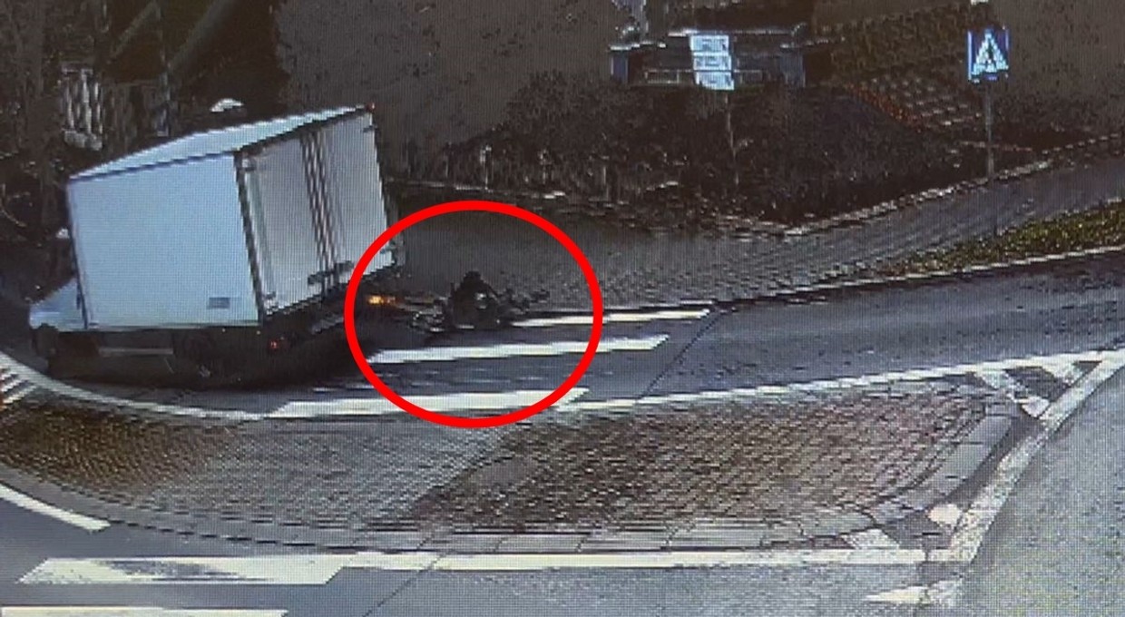 Samochód dostawczy potrącił 17-letnią rowerzystkę. Nagranie ujawniło prawdę