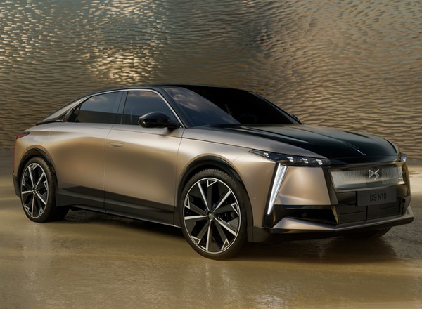 DS N°8 ma polskie ceny. Francuski elektryk premium od 249 tys. zł