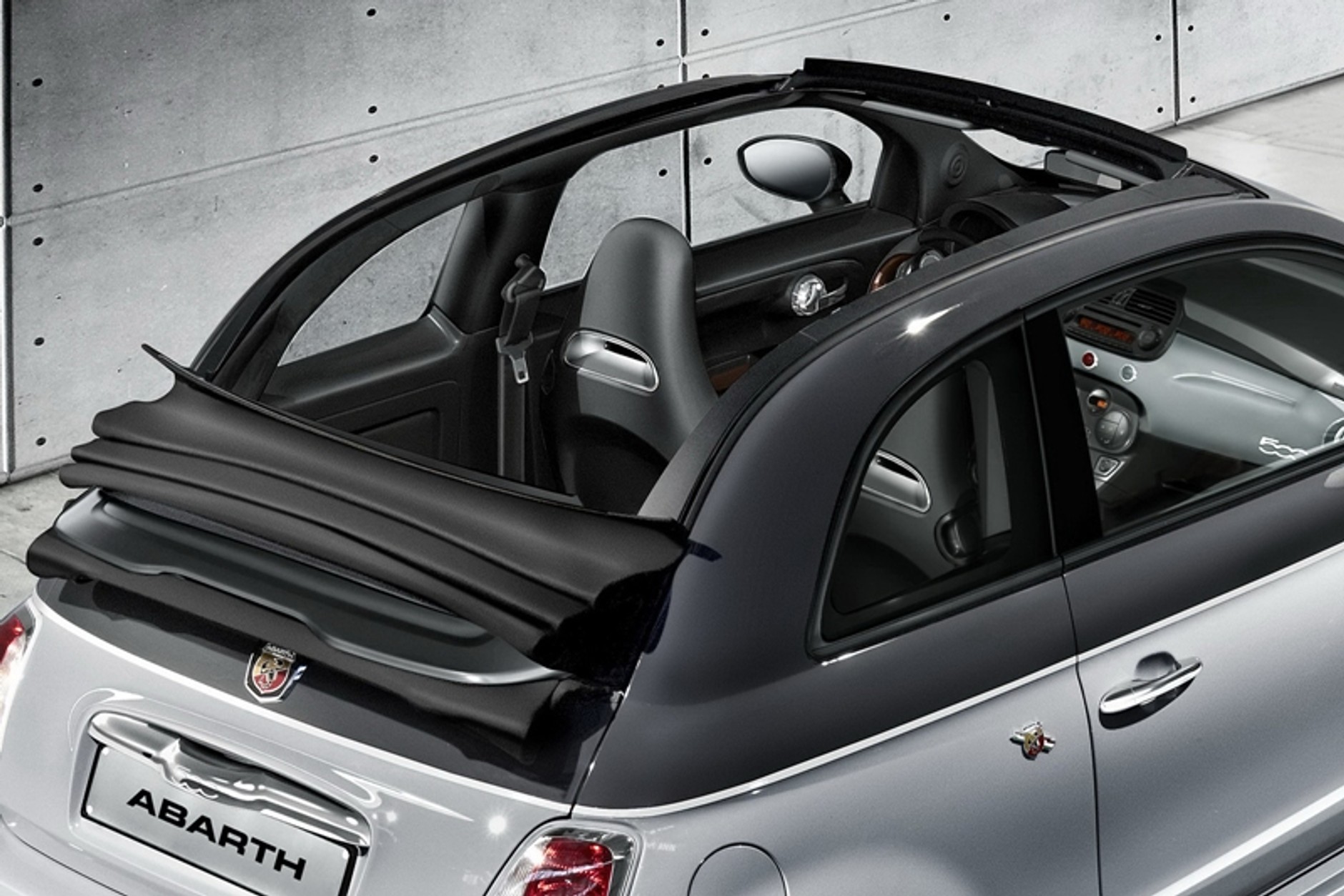 Fiat 500C Abarth – skorpion się opala