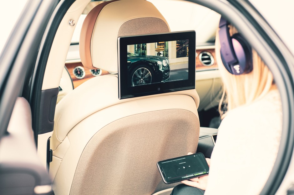 Bentley Rear Entertainment - nowe ekrany 10,1"