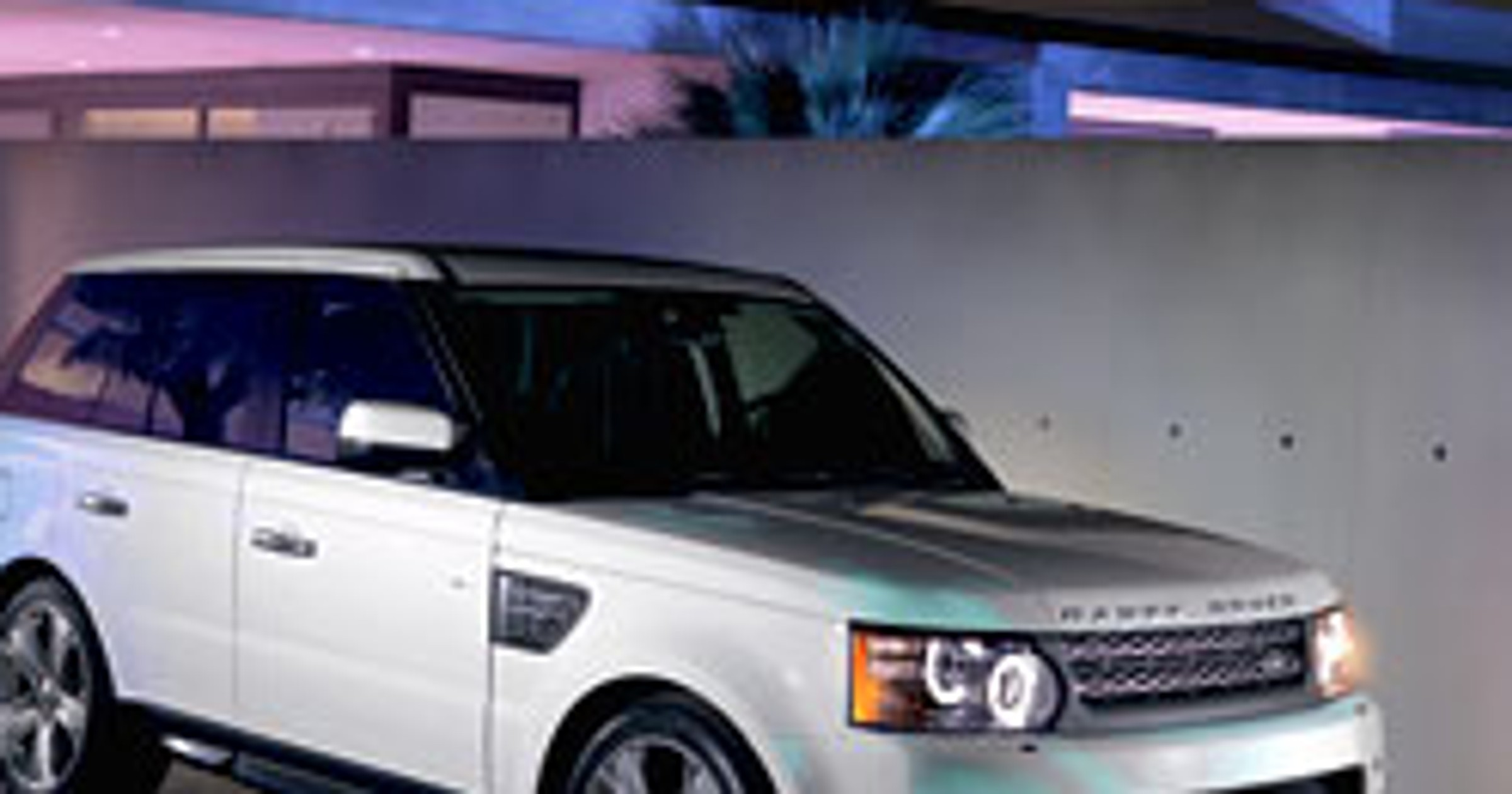 Range Rover Sport – mocniejsze silniki w odmłodzonej terenówce
