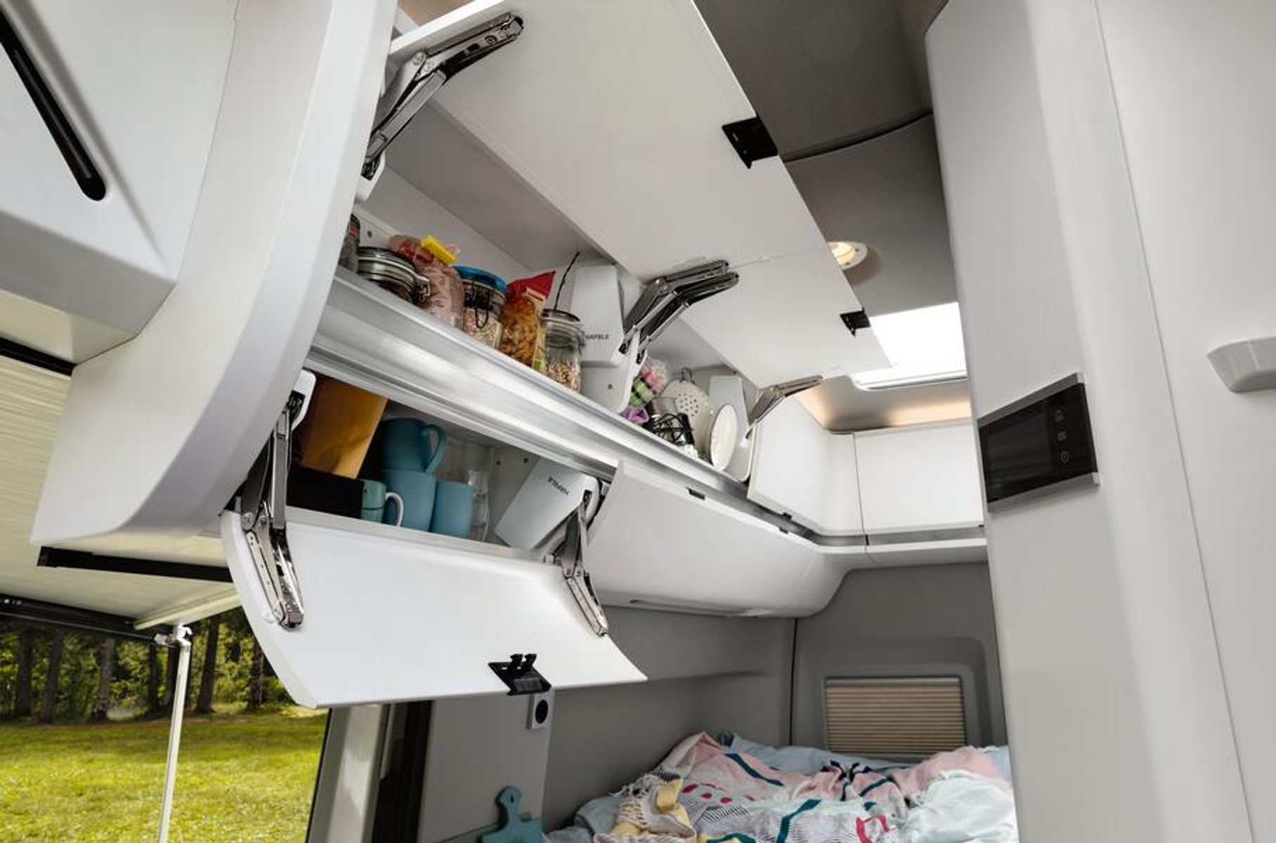 Volkswagen Grand California 600 - wygodne schowki