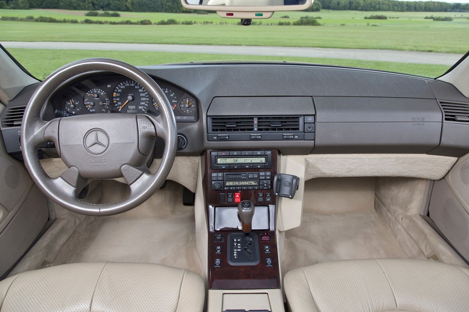 Mercedes R 129