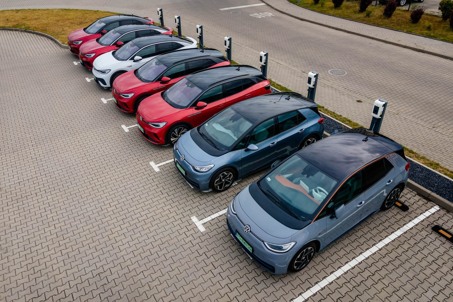 Punkty ładowania elektryków przy salonach Volkswagena