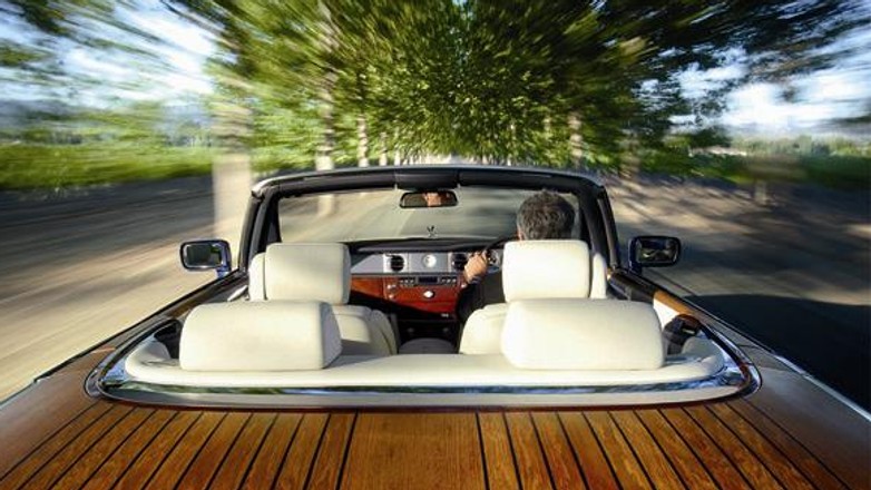 Rolls Royce Phantom Drophead Coupe - Jacht na kołach