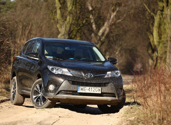 Toyota wzywa do serwisu