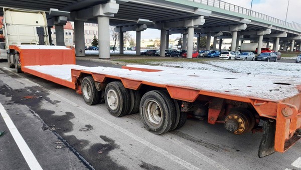 Inspektorzy ITD postanowili mu się przyjrzeć. Kierowca dziwnie prowadził zestaw