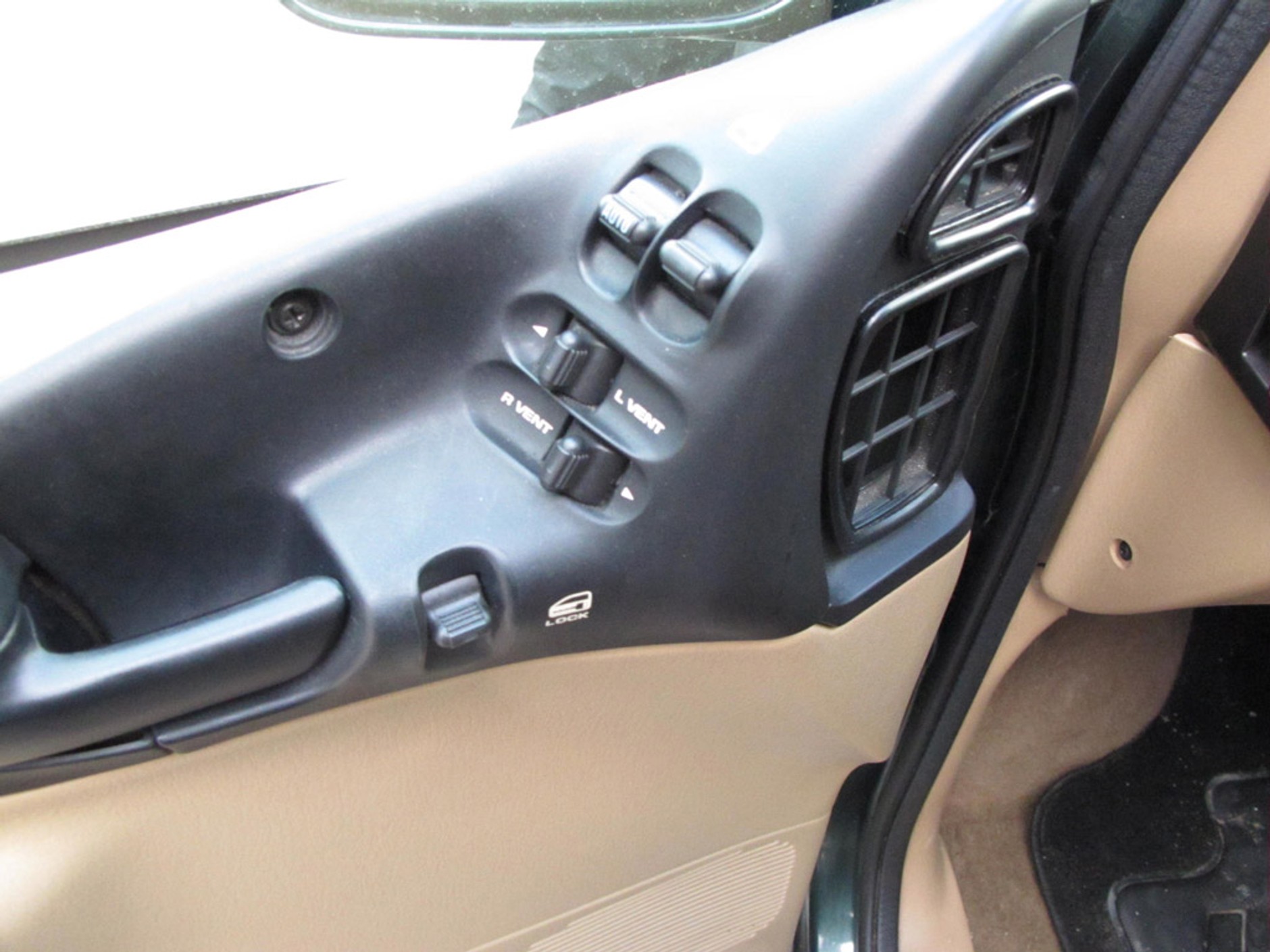 Auto z ogłoszenia: Chrysler Voyager - zardzewiały diesel czy benzyniak w dobrym stanie?