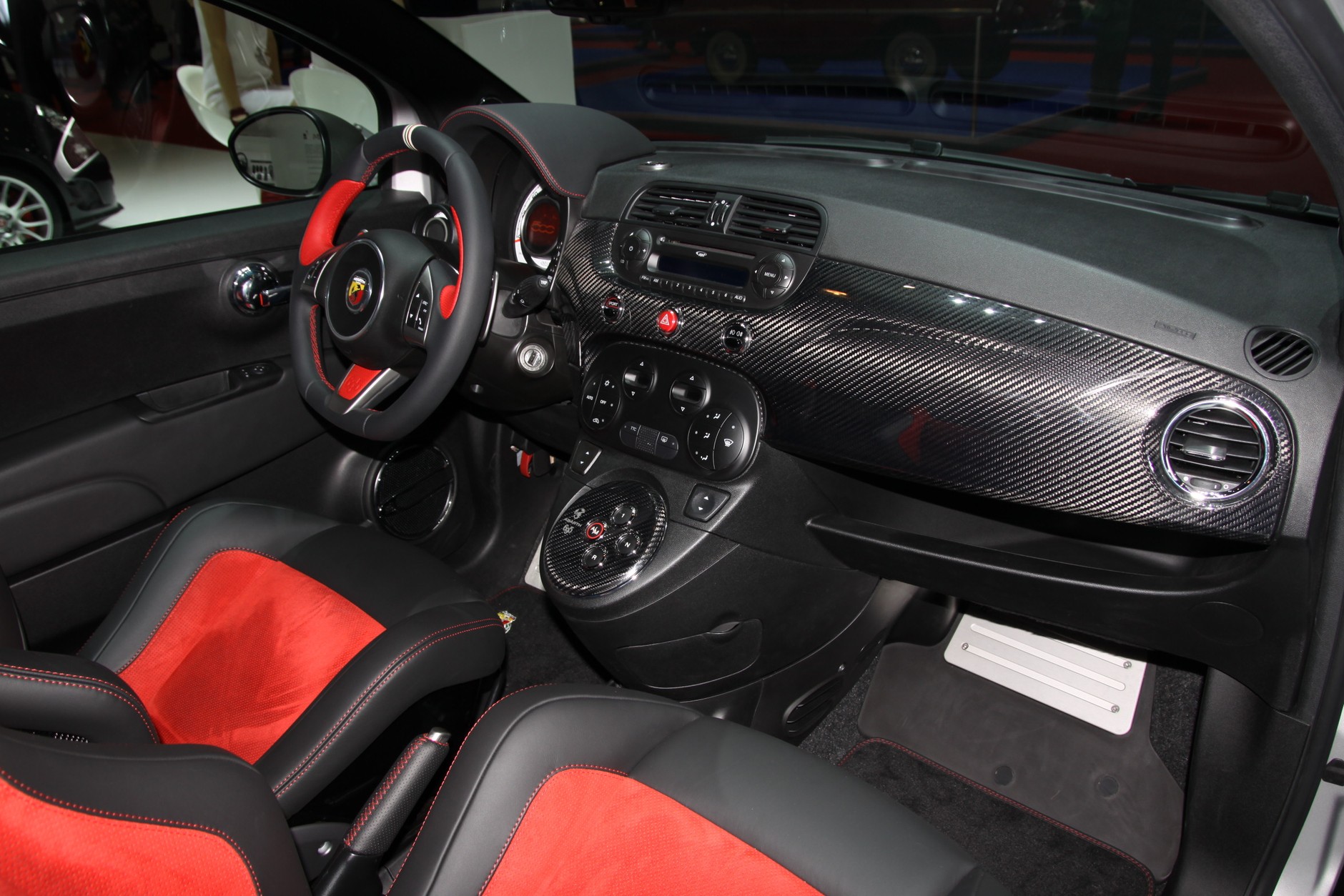 Abarth 695 Fuori Serie Record (Genewa 2013)