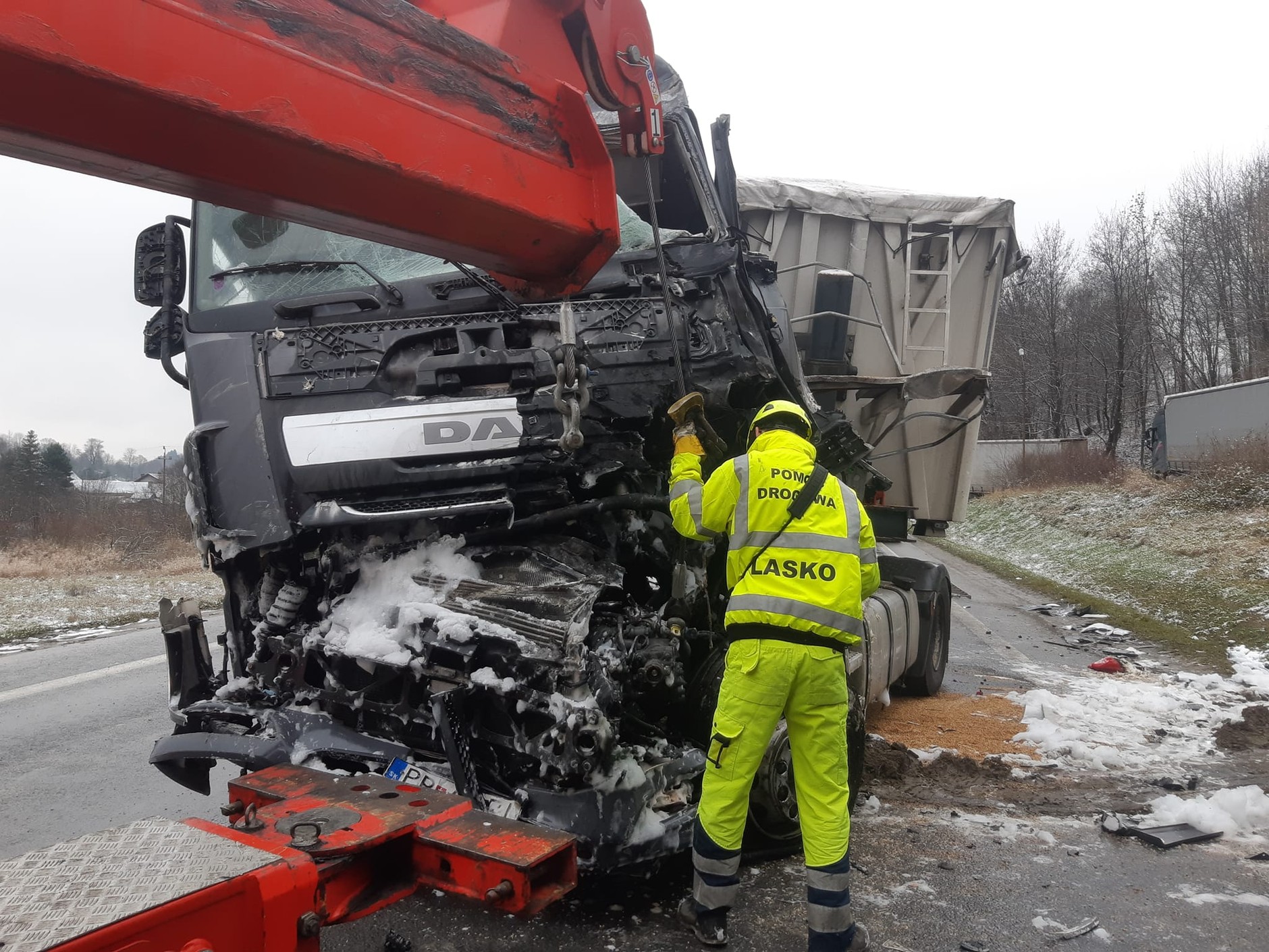 Zderzenie czołowe ciężarówek na DK19