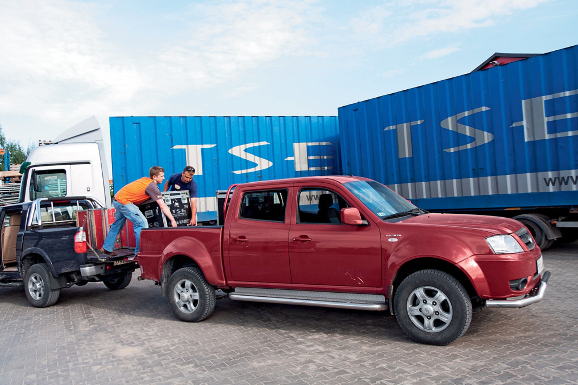 Chętni do ciężkiej pracy? Porównujemy najtańsze pikapy na naszym rynku