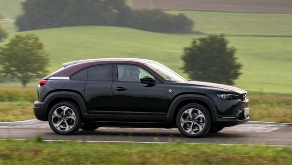 Mazda MX-30 R-EV: tak dziwną hybrydą jeszcze nie jeździłem