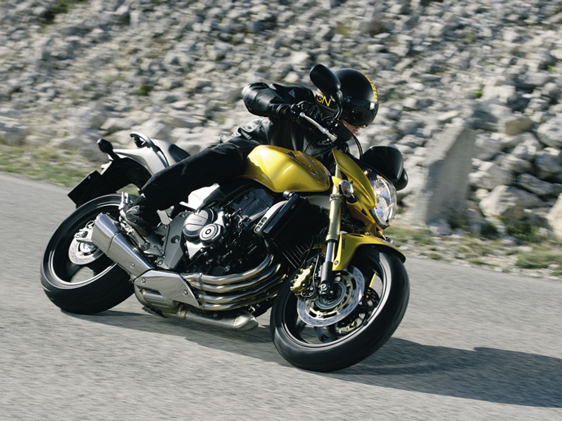 Honda CB600F Hornet: szerszeń z nowymi skrzydłami