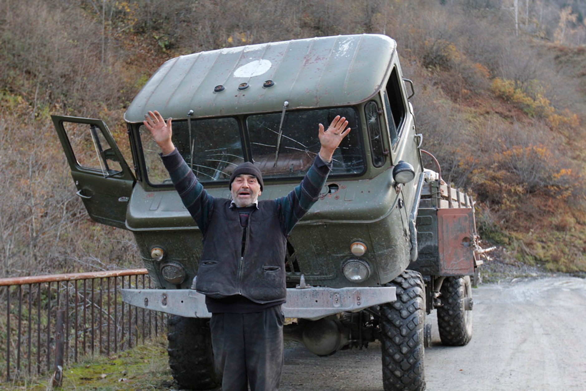 Auto Świat 4x4 Expedition: toast za Gruzję