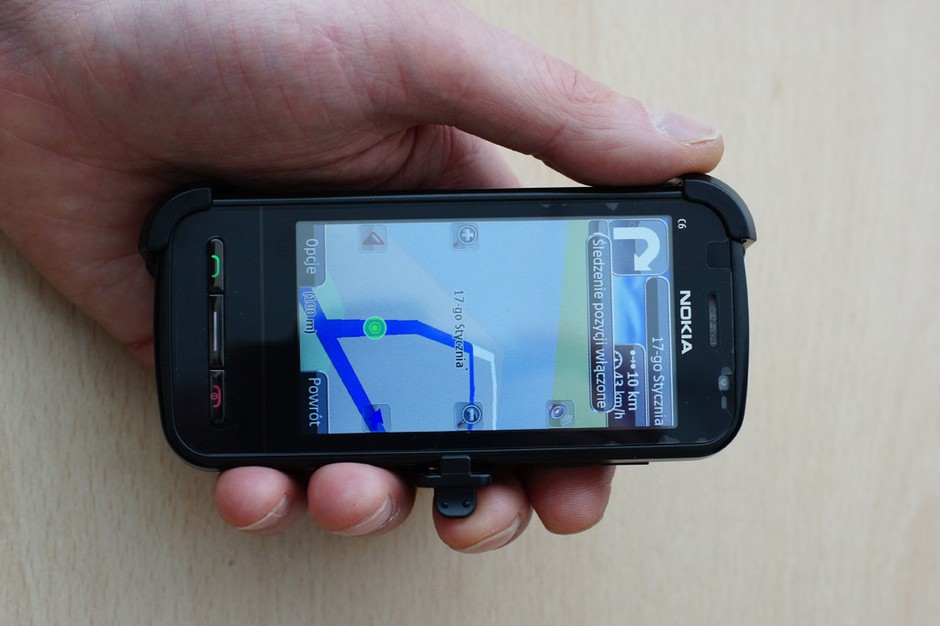 Nawigacja w telefonie? Sprawdziliśmy, która jest najlepsza