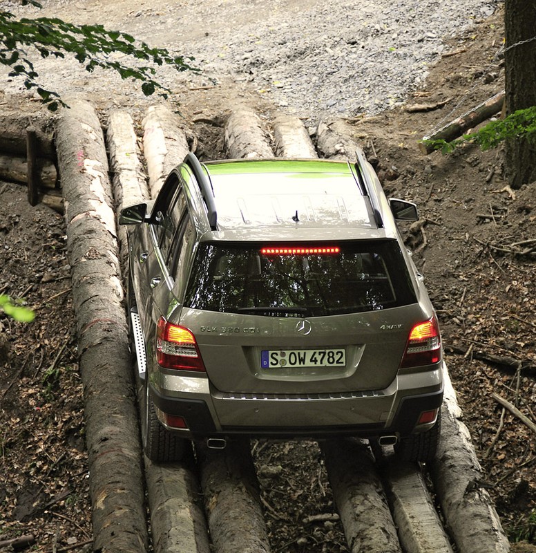 Mercedes-Benz GLK: przetestowany w Namibii (fotogaleria + informacje)